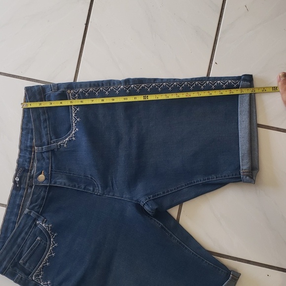 Brand new "Blue Identity" shorts with stitched pattern - Picture 8 of 9